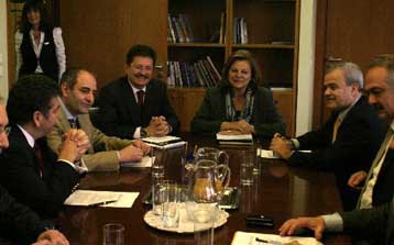 Λειτουργία των καταστημάτων επιπλέον δύο Κυριακές του Δεκεμβρίου ζητά ο ΣΕΛΠΕ