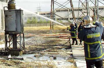 Έκρηξη και πυρκαγιά μικρής έκτασης σε υποσταθμό της ΔΕΗ στους Αμπελόκηπους