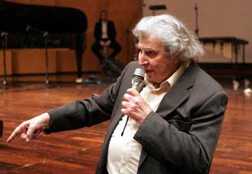 Θερμά συγχαρητήρια στον Αντώνη Σαμαρά από τον Μίκη Θεοδωράκη