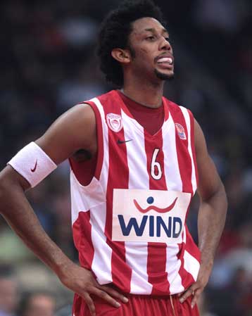 Ο Ολυμπιακός ξεχνά τον Παναθηναϊκό και επικεντρώνει στην Ορλεάν