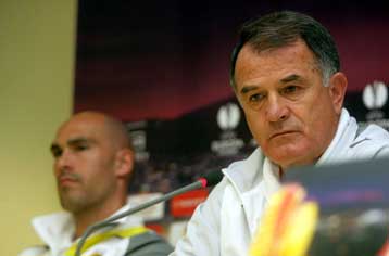 «Προέχουν Έβερτον και Πανιώνιος» είπε ο Μπάγεβιτς, που έδωσε δίκιο στους παίκτες