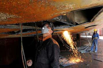 Τουλάχιστον πέντε οι μνηστήρες για τα Ναυπηγεία Σκαραμαγκά, λέει ο Π.Μπεγλίτης