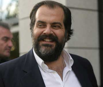 Σκέψεις Πατέρα για διεκδίκηση της προεδρίας της Σούπερ Λιγκ