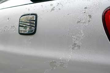 Η Επιθεώρησης Εργασίας ερευνά την επίθεση κατά αυτοκινήτου συνδικαλίστριας