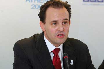 Διαπραγμάτευση μόνο στο πλαίσιο του ΟΗΕ, διαμηνύει στην ΠΓΔΜ ο Δ.Δρούτσας