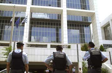 Έρευνα στο Εφετείο Αθηνών έπειτα από τηλεφώνημα για βόμβα