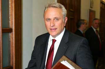 Κατατέθηκε το νομοσχέδιο για την αναμόρφωση των προσλήψεων στο Δημόσιο