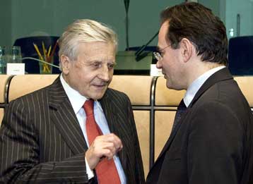 Σε επιτήρηση η ελληνική οικονομία με «κατανόηση» από την Κομισιόν