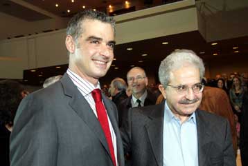 Διακομματικό «παρών» στην παρουσίαση του νέου βιβλίου του Μ.Ανδρουλάκη