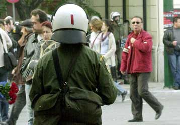 Μικρής έκτασης επεισόδια έξω από το κτίριο του Οικονομικού Πανεπιστημίου