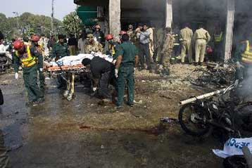 Πολύνεκρη έκρηξη σε λεωφορείο προσκυνητών στη Δαμασκό