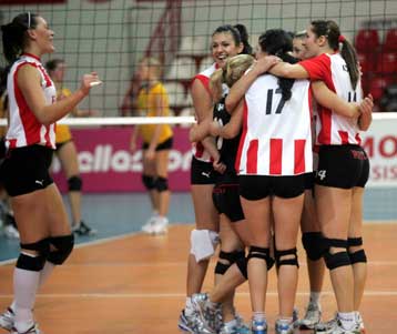 Έστω και χωρίς δελτία, οι παίκτριες του Ολυμπιακού νίκησαν 3-0 σετ την Οστάνδη