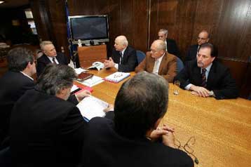 Αποτελεσματικότερο έλεγχο των ΟΤΑ επιχειρεί το ΥΠΕΣ με αιχμή τα οικονομικά