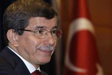 Θεαματική πρόοδο στα ελληνοτουρκικά «βλέπει» σε 5-6 χρόνια ο Αχμέτ Νταβούτογλου