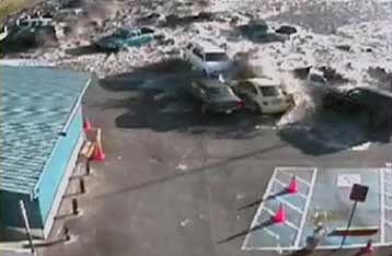 Σε ύψος 14 μέτρων έφτασε το φονικό τσουνάμι της Σαμόα