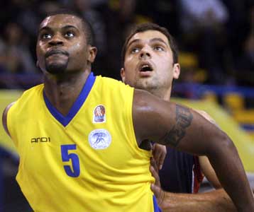 Έξω Ντάνιελς και Προύιτ, μέσα Νέλσον και Ουίλκινσον στο Περιστέρι