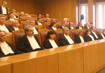 Αντισυνταγματική η διετής παραγραφή αξιώσεων δημοσίων υπαλλήλων