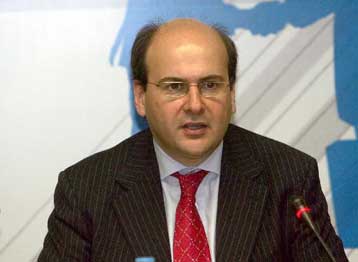 Κόντρα κυβέρνησης-ΝΔ για την πατρότητα του νομοσχεδίου για τις ΑΠΕ