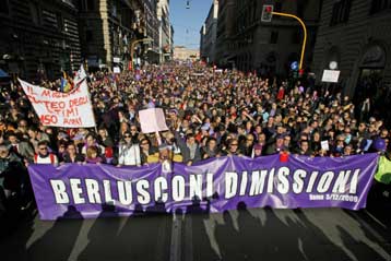 Μαζική η συμμετοχή των Ιταλών σε διαδήλωση για την «Ημέρα χωρίς Μπερλουσκόνι»