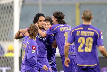 Αρχόντισσα της «αιώνιας πόλης» η Ρόμα, επέστρεψε στις νίκες η Φιορεντίνα