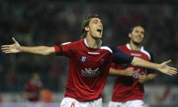 Ριέρα και Τζαβέλλας αναλύουν τη σημασία της νίκης του Πανιωνίου επί της ΑΕΚ