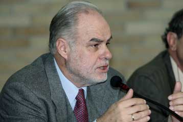 Ομαλά εξελίσσεται η υγεία του πρύτανη του Πανεπιστημίου Αθηνών Χρ.Κίττα