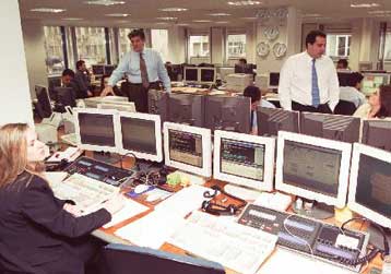 «Φρένο» στην κερδοσκοπία με γενικευμένη διάθεση «λαϊκών» ομολόγων προτείνει ο ΣΥΡΙΖΑ