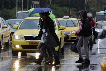 Αλλάζει το σκηνικό του καιρού με βροχές, καταιγίδες και χιόνια