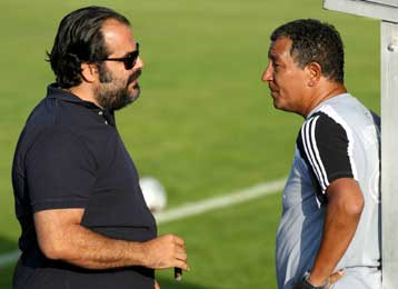 Ο Πατέρας απέλυσε τον Χενκ Τεν Κάτε και έφερε «δίδυμο» Νιόπλια-Βαζέχα στον ΠΑΟ