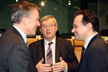 «Δεν χρεοκοπεί η Ελλάδα» επαναλαμβάνει ο Ζαν Κλοντ Γιούνκερ