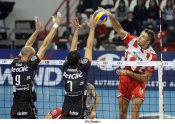 Ο Ολυμπιακός τα βρήκε «σκούρα» στη Μόσχα απέναντι στη Ντιναμό του Ντάντε