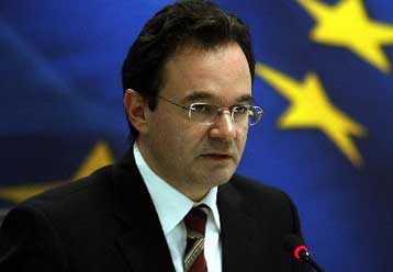 Ανοικτό το ενδεχόμενο πρόσθετων μέτρων για τη μείωση του ελλείμματος