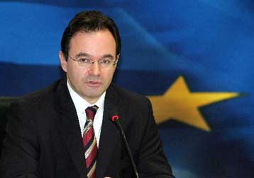 Για «μεγάλες αλλαγές» στην οικονομία δεσμεύεται ο Γ.Παπακωνσταντίνου