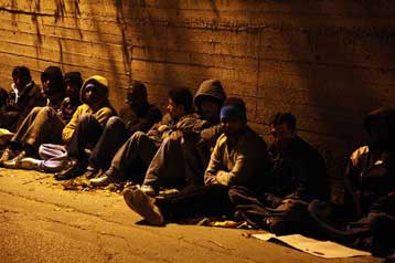 Θύματα ξυλοδαρμού καταγγέλλουν ότι έπεσαν δύο οικονομικοί μετανάστες στα Χανιά