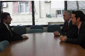 Παράνομες και αναίτιες οι αθρόες προσαγωγές των τελευταίων ημερών, λέει ο ΣΥΡΙΖΑ