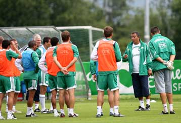 «Πάρτε το πρωτάθλημα» είπε στους παίκτες ο Τεν Κάτε