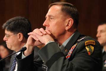 Κλιμάκωση της βίας στο Αφγανιστάν «βλέπει» ο στρατηγός Ντέιβιντ Πετρέους