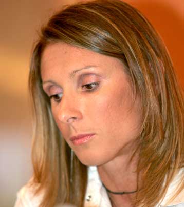 Η ΔΟΕ δεν δίνει στη Θάνου το χρυσό της Τζόουνς