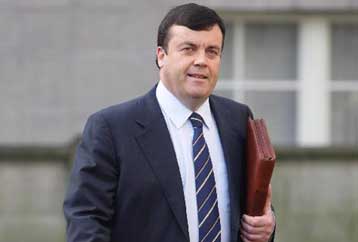 Μειώσεις μισθών έως 15% στην Ιρλανδία στον προϋπολογισμό του 2010