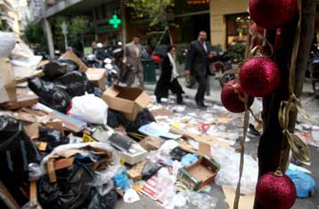 Καταχρηστική η απεργία των συμβασιούχων του Δήμου Αθηναίων στην καθαριότητα