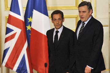 «Πυροσβεστική» συνάντηση Μπράουν-Σαρκοζί μετά τον καβγά για τις θέσεις στην Κομισιόν
