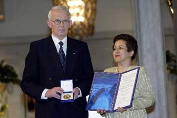 Επεστράφη στην Σιρίν Εμπαντί το Νόμπελ Ειρήνης