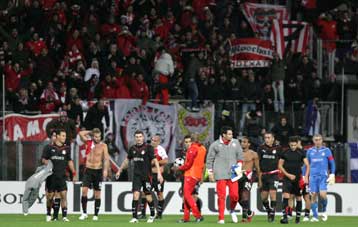 Πρόστιμο από την UEFA και… ανακούφιση στον Ολυμπιακό