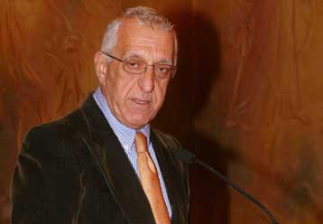 Καλοδεχούμενη και οποιαδήποτε άλλη υποψηφιότητα, λέει ο Νικήτας Κακλαμάνης