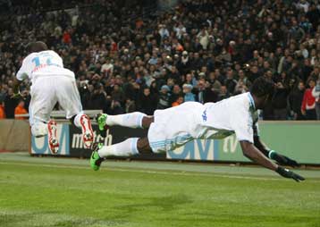 Δεύτερη η Μαρσέιγ και περιμένει το Λιόν – Μπορντό