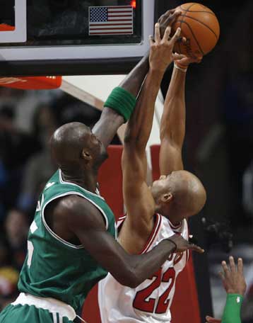 Δέκα σερί νίκες για Σέλτικς, στην 11η έχασαν οι Λέικερς