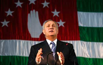 Επανεξελέγη ο Σεργκέι Μπάγκαπς στην προεδρία της Αμπχαζίας