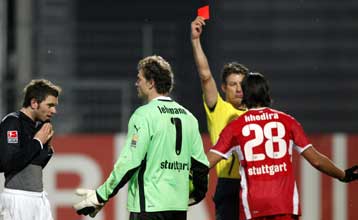 Ισοπαλία της Μάιντς με τους δέκα της Στουτγάρδης, ανεβαίνει η Ντόρτμουντ