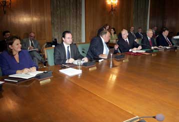 Ατυπο Υπουργικό Συμβούλιο εν όψει των ανακοινώσεων για τα οικονομικά μέτρα