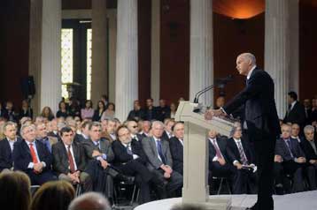 «Πύρινες» οι αντιδράσεις της αντιπολίτευσης στις εξαγγελίες Παπανδρέου